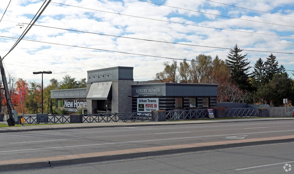 11488 Yonge St, Richmond Hill, ON for lease - Building Photo - Image 2 of 6