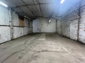 Ravenscliffe Rd, Pudsey for lease Interior Photo- Image 2 of 3