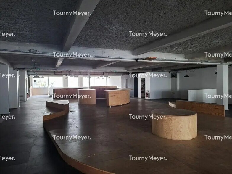 Office in Bordeaux for lease - Interior Photo - Image 3 of 9