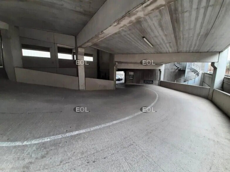 Flex in Ivry-sur-Seine for lease - Building Photo - Image 2 of 9