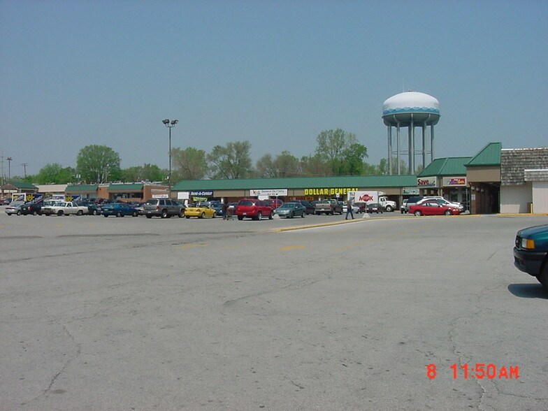 18351944 Bluffton Rd, Fort Wayne, IN 46809 Foster Park Plaza