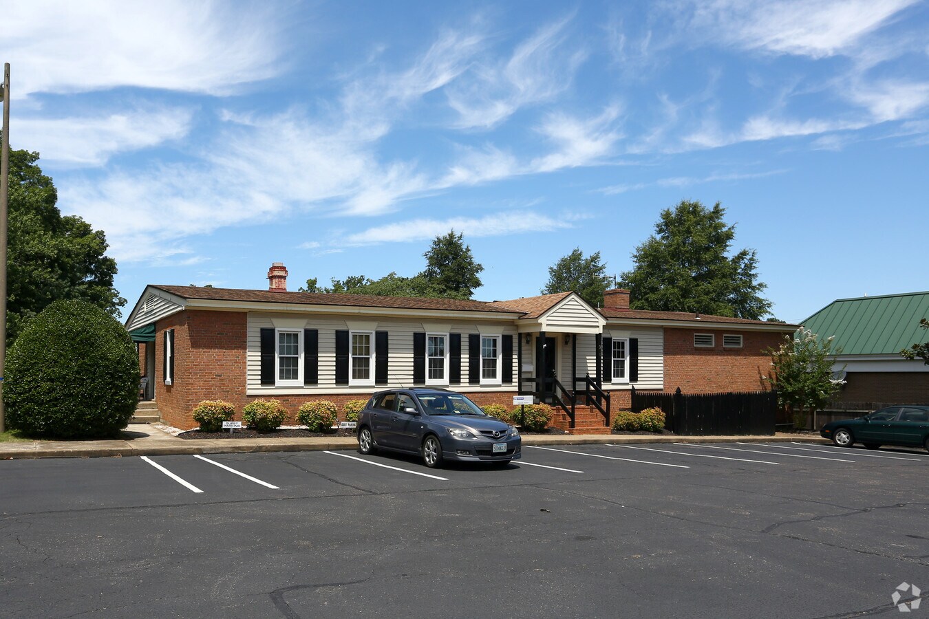 910 N Parham Rd, Richmond, VA 23229