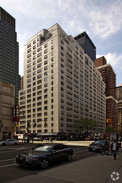 888 8th Ave, New York, NY for sale - Primary Photo - Image 1 of 1