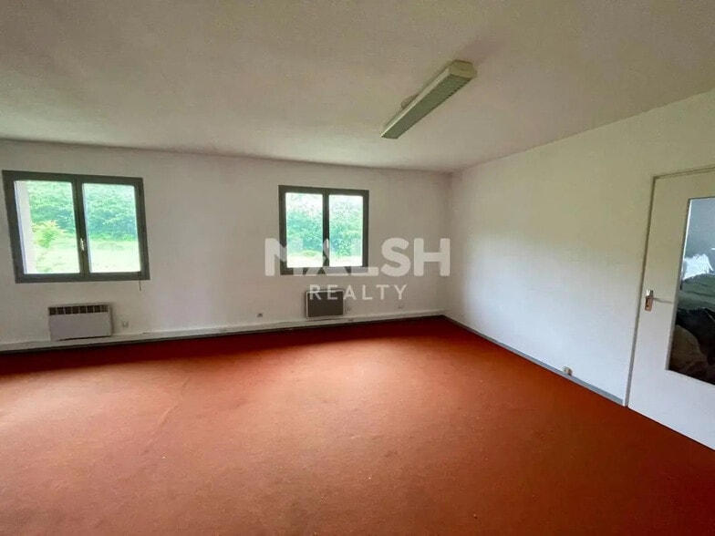 Flex in Saint-Genis-Laval for sale - Interior Photo - Image 3 of 15