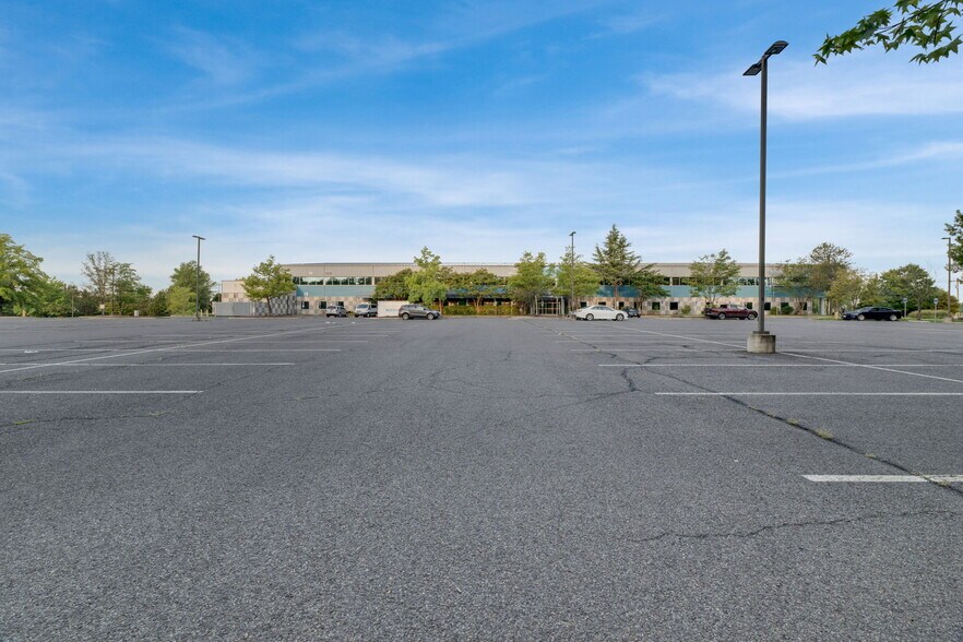 10021 Balls Ford Rd, Manassas, VA for lease - Building Photo - Image 2 of 15