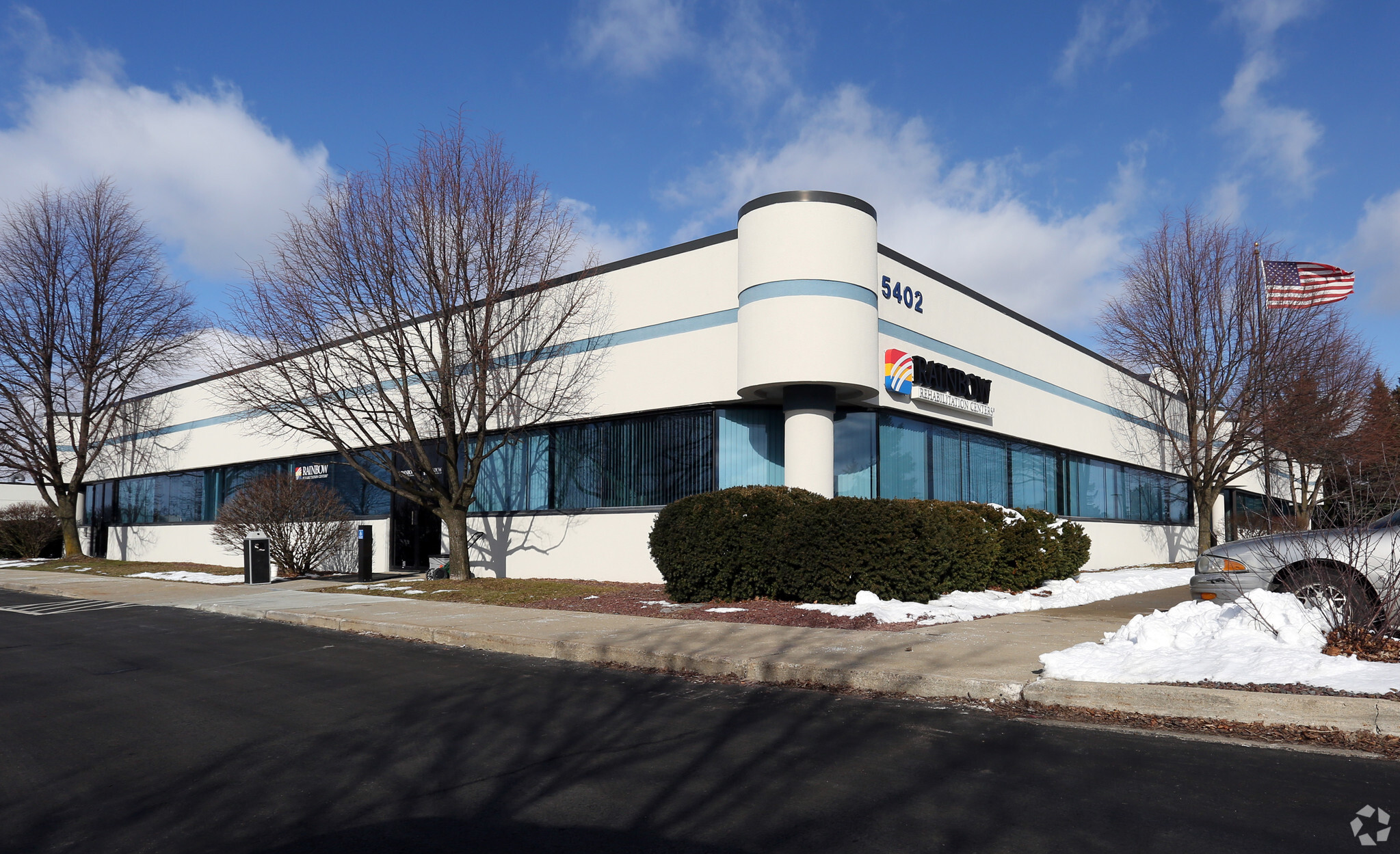 5402 Gateway Ctr, Flint, MI for lease Primary Photo- Image 1 of 16