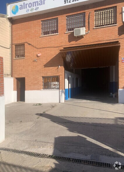 Calle Pirotecnia, 37, Madrid, Madrid for lease - Building Photo - Image 3 of 6