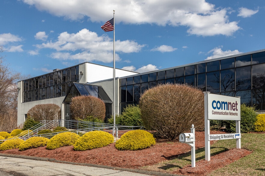 1-3 Corporate Dr, Danbury, CT for sale - Building Photo - Image 1 of 15