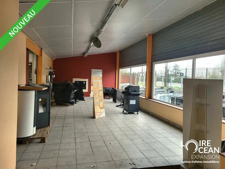 Flex in Saint-Hilaire-de-Chaléons for lease - Interior Photo - Image 2 of 4