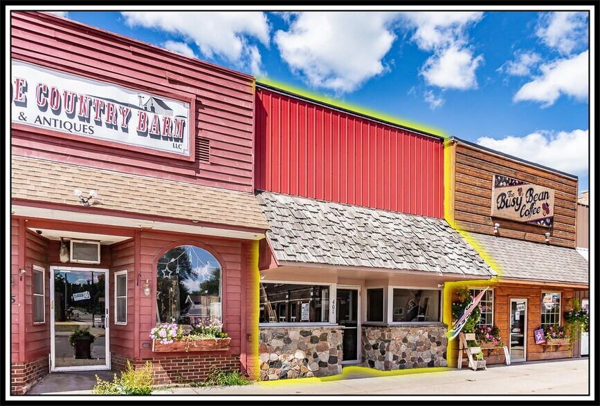 401 S Bridge St, Manawa, WI 54949