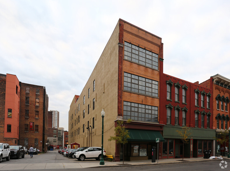 215 W Fayette St, Syracuse, NY for lease - Primary Photo - Image 1 of 7