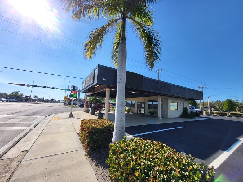 2160 Cleveland Ave, Fort Myers, FL for sale - Building Photo - Image 1 of 16