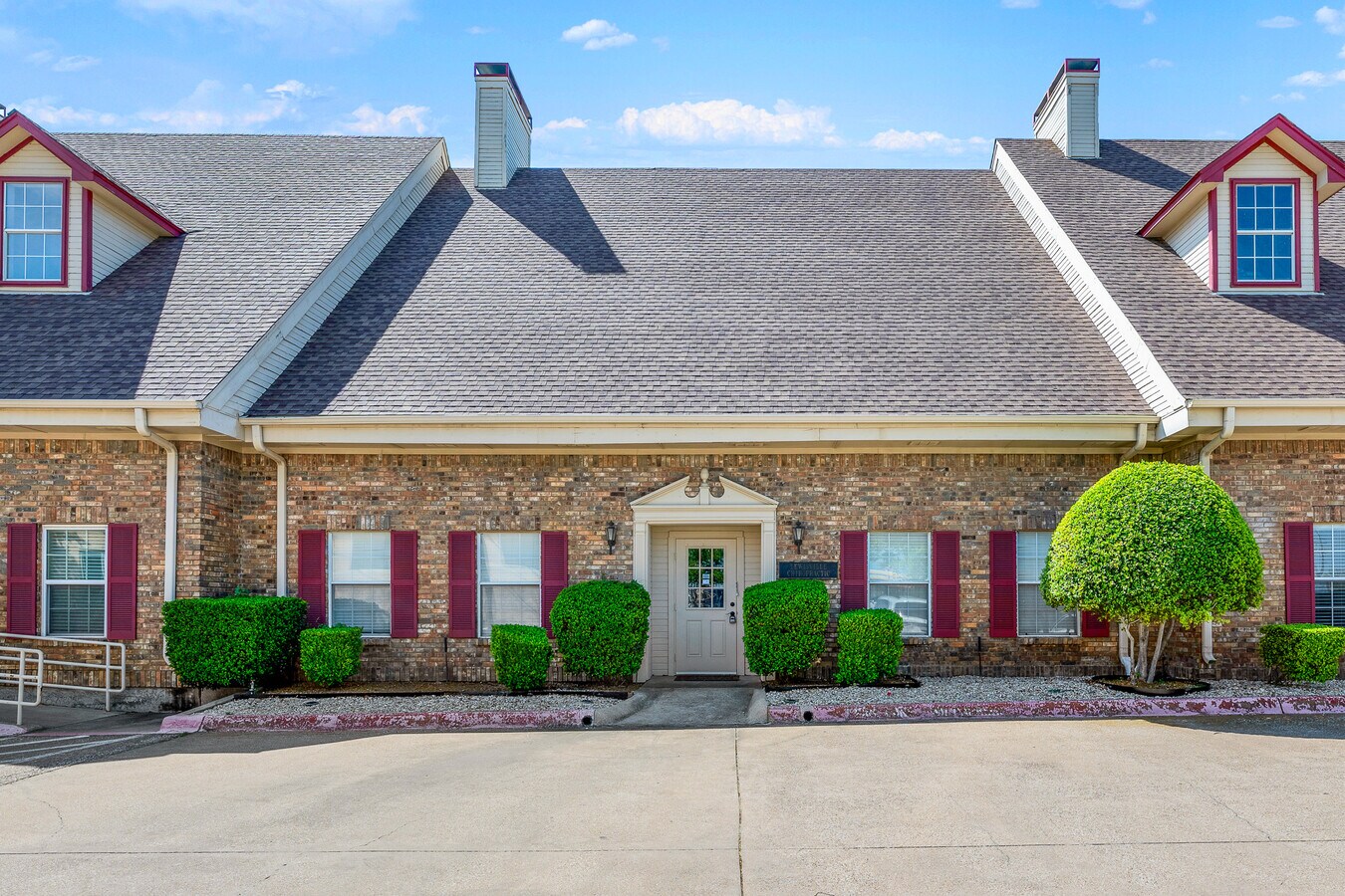 326 S Edmonds Ln, Lewisville, TX 75067 - Unit 104 - - Interior Photo - Image 1 of 25