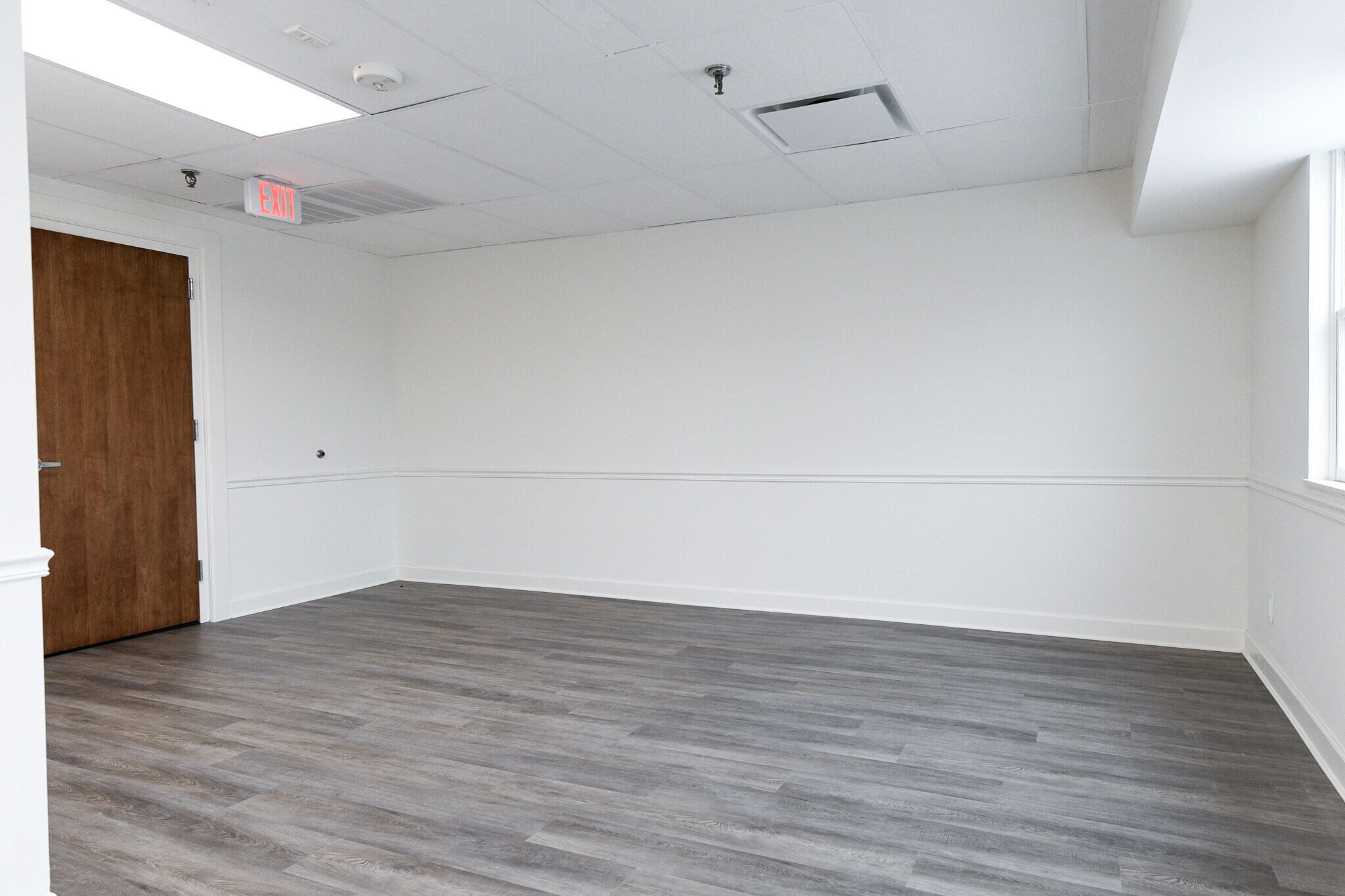 1000 Park Blvd, Massapequa Park, NY for lease Building Photo- Image 1 of 4