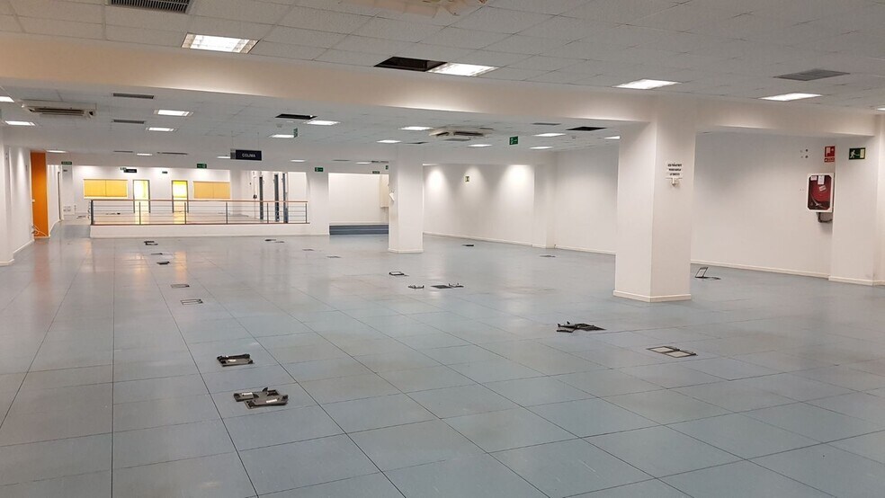 Office in SEVILLA for lease - Building Photo - Image 3 of 10