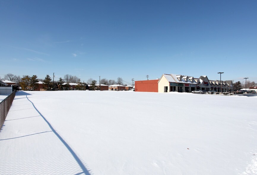 575 Yearling Rd, Whitehall, OH for sale - Primary Photo - Image 1 of 1