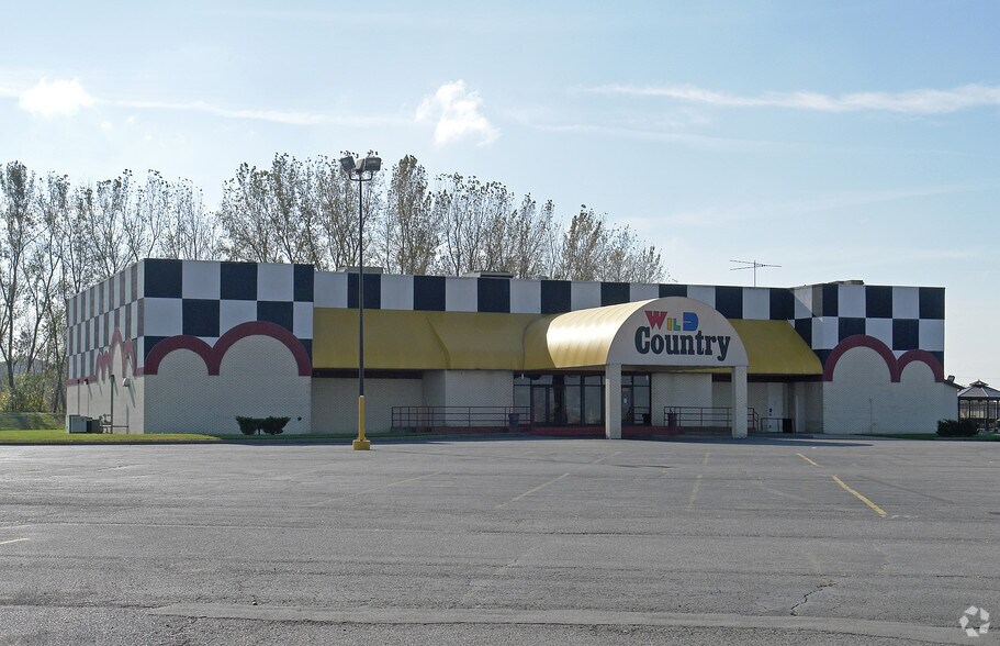 17 Gateway Dr, Collinsville, IL for sale - Primary Photo - Image 1 of 1