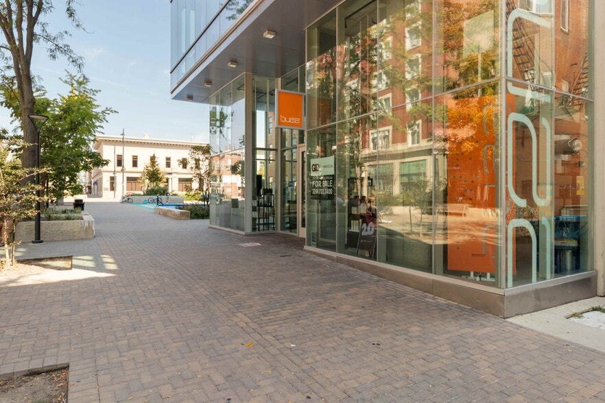 201 E Washington St, Iowa City, IA for sale - Building Photo - Image 1 of 14