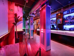 Retail in Madrid, Madrid for lease Interior Photo- Image 2 of 4