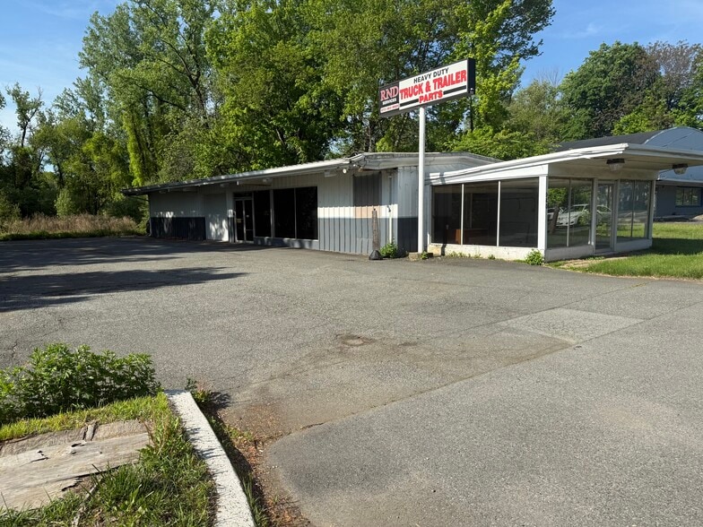 940 Rt 46 E US-46 Hwy, Kenvil, NJ for lease - Building Photo - Image 2 of 8