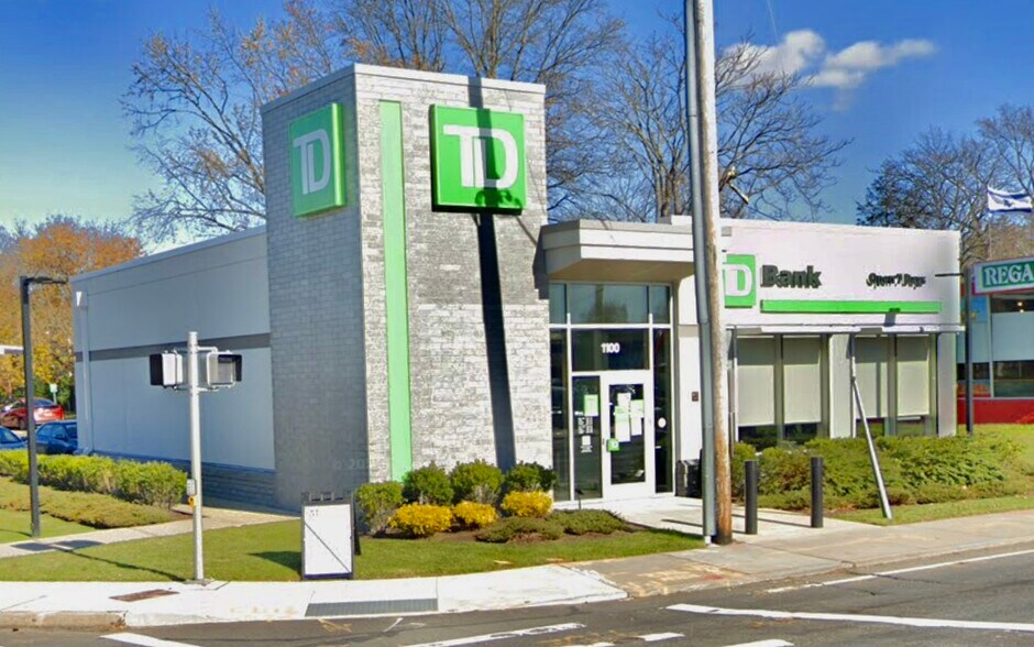 1100 Old Country Rd, Plainview, NY for sale - Primary Photo - Image 1 of 1