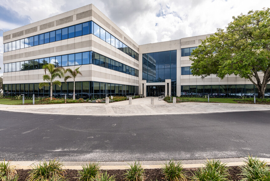 8800 Grand Oak Cir, Tampa, FL for lease - Building Photo - Image 3 of 7