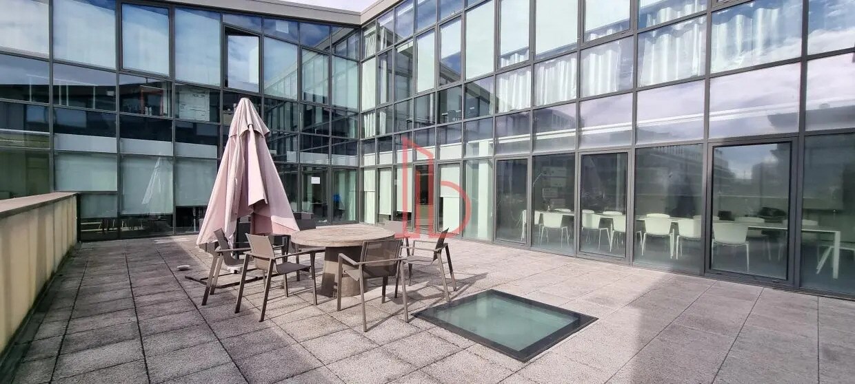 Office in Bordeaux for lease Building Photo- Image 1 of 6