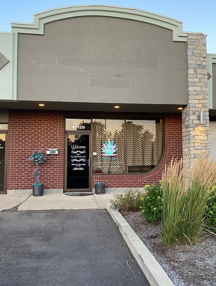 40000-40170 Hayes Rd, Clinton Township, MI for lease - Building Photo - Image 2 of 7