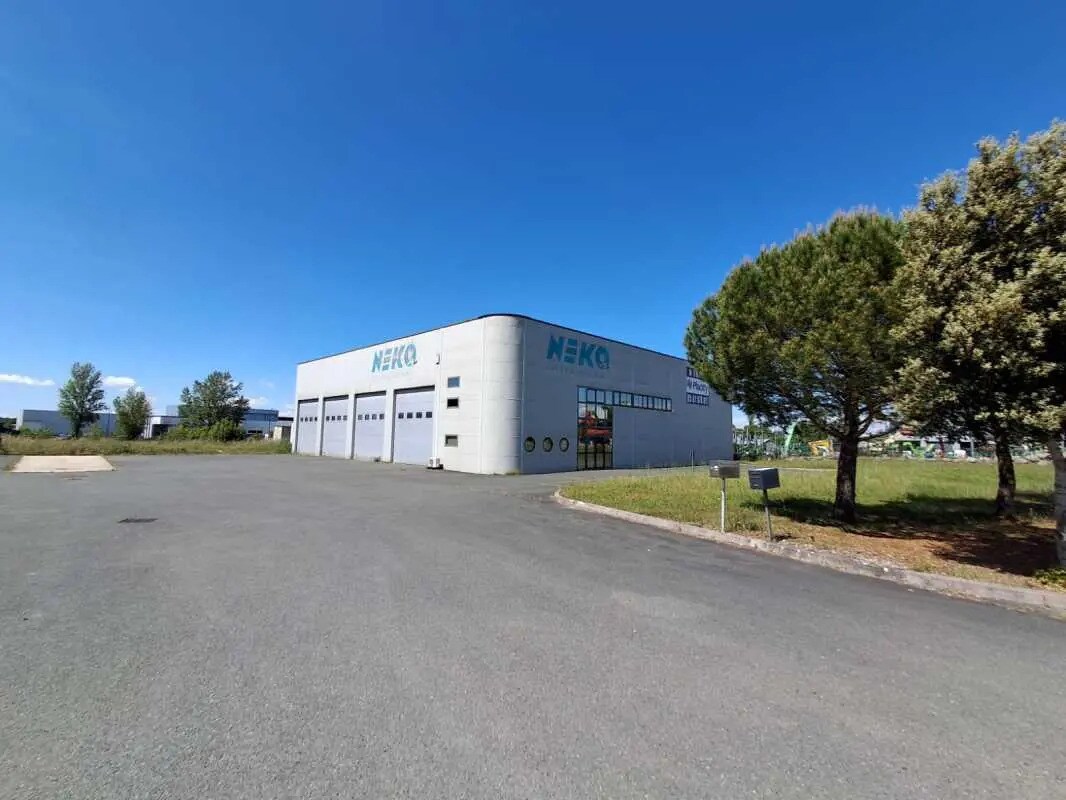 Flex in Giroussens for lease Building Photo- Image 1 of 13