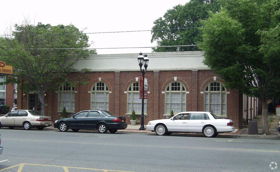 617 Station Ave, Haddon Heights, NJ for lease - Building Photo - Image 2 of 4