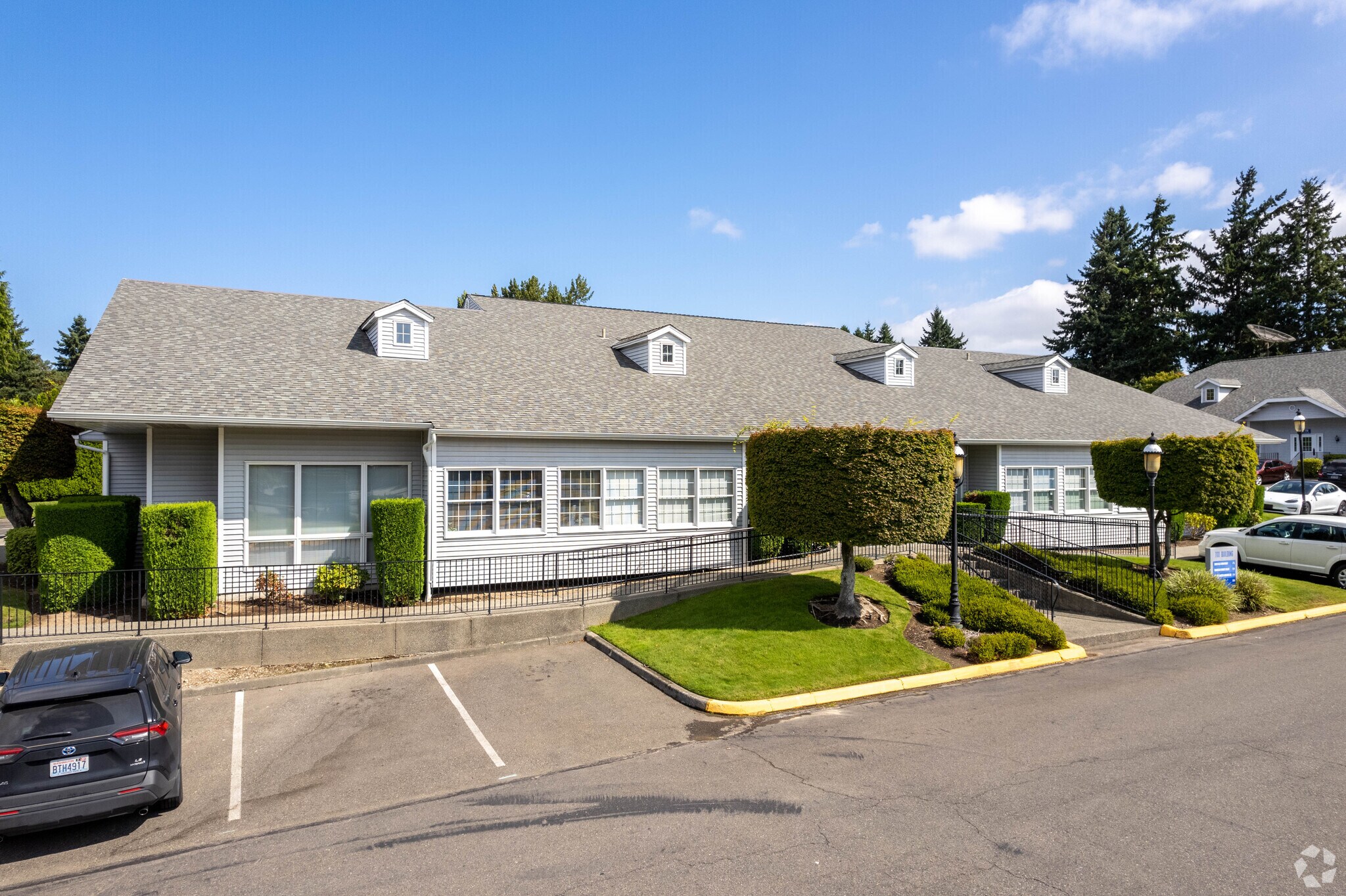 700 S 320th St, Federal Way, WA for sale Primary Photo- Image 1 of 1