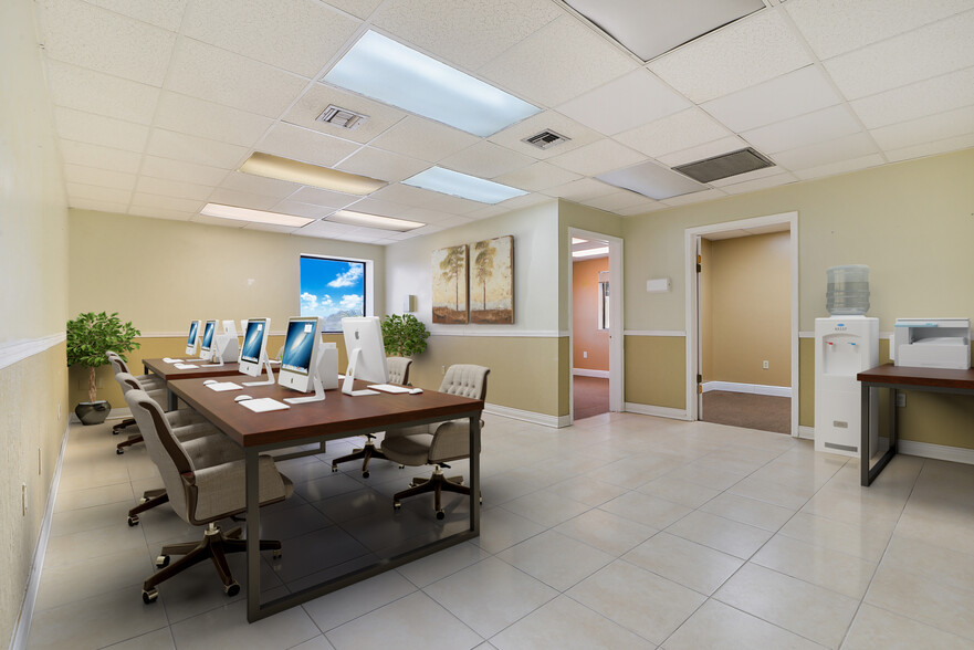 15291-15327 NW 60th Ave, Miami Lakes, FL for lease - Interior Photo - Image 2 of 3