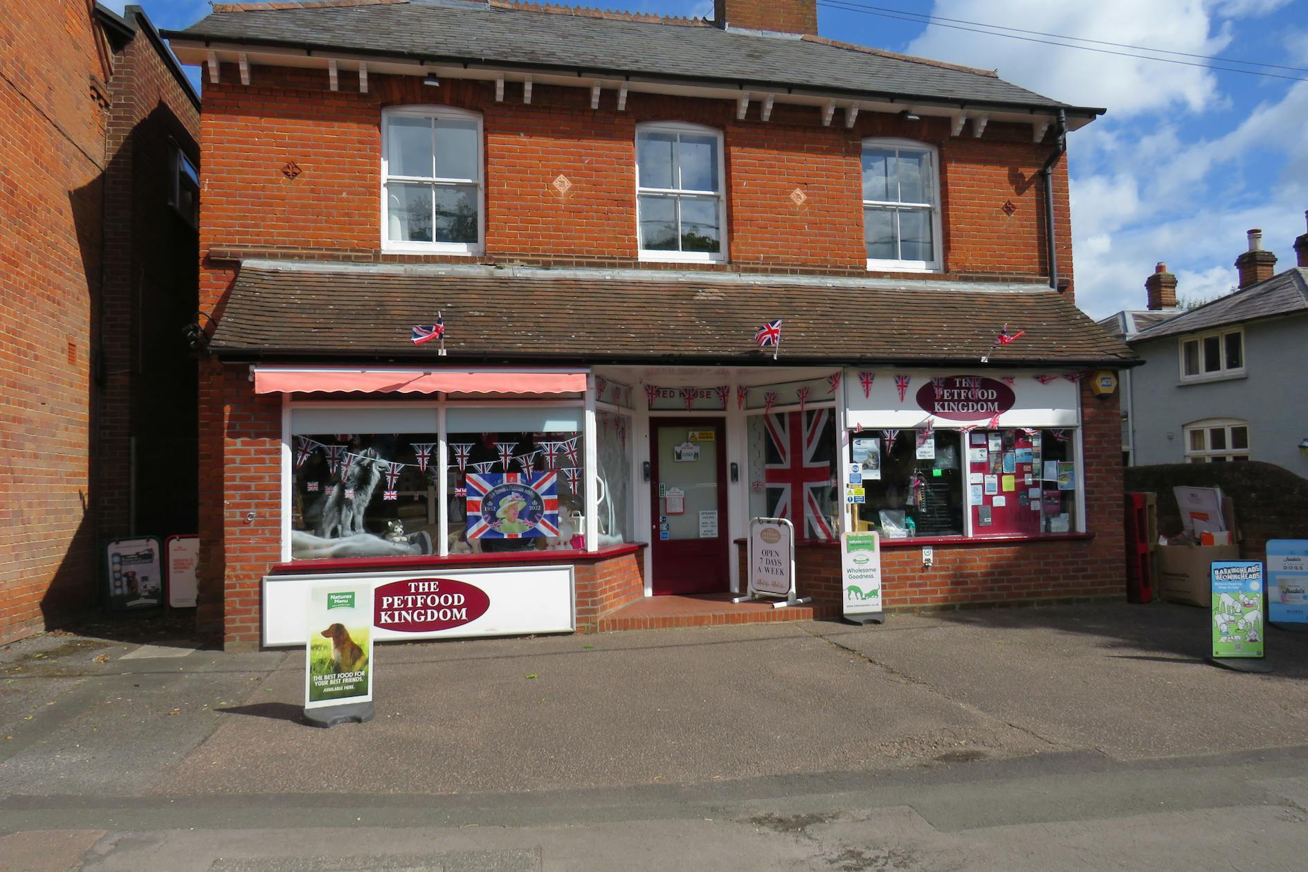 High St, Hartley Wintney for lease Primary Photo- Image 1 of 5