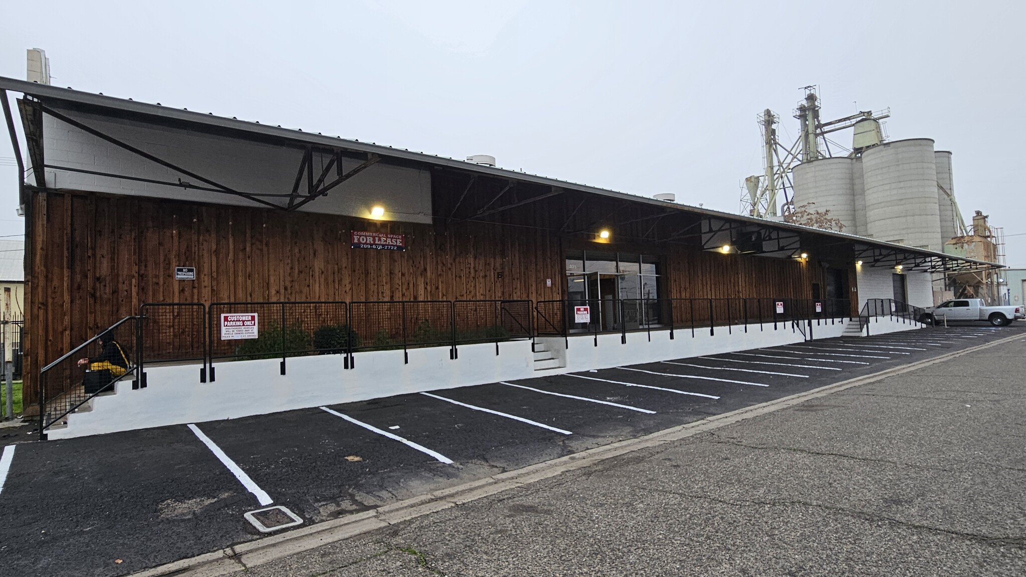 321-341 6th St, Turlock, CA for lease Building Photo- Image 1 of 19