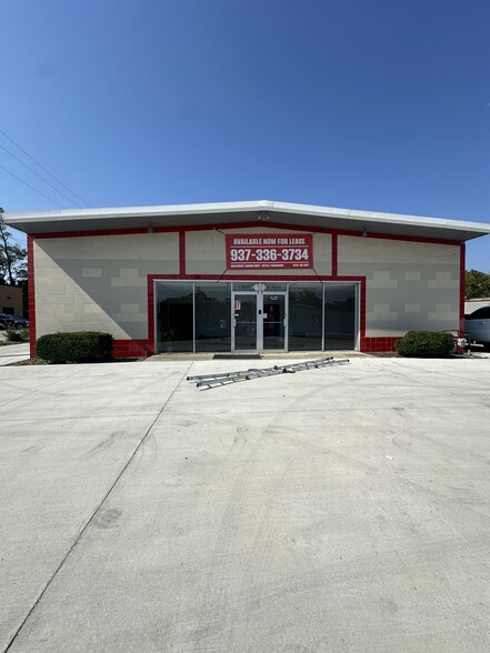 909 S Main St, Englewood, OH for lease - Building Photo - Image 1 of 26