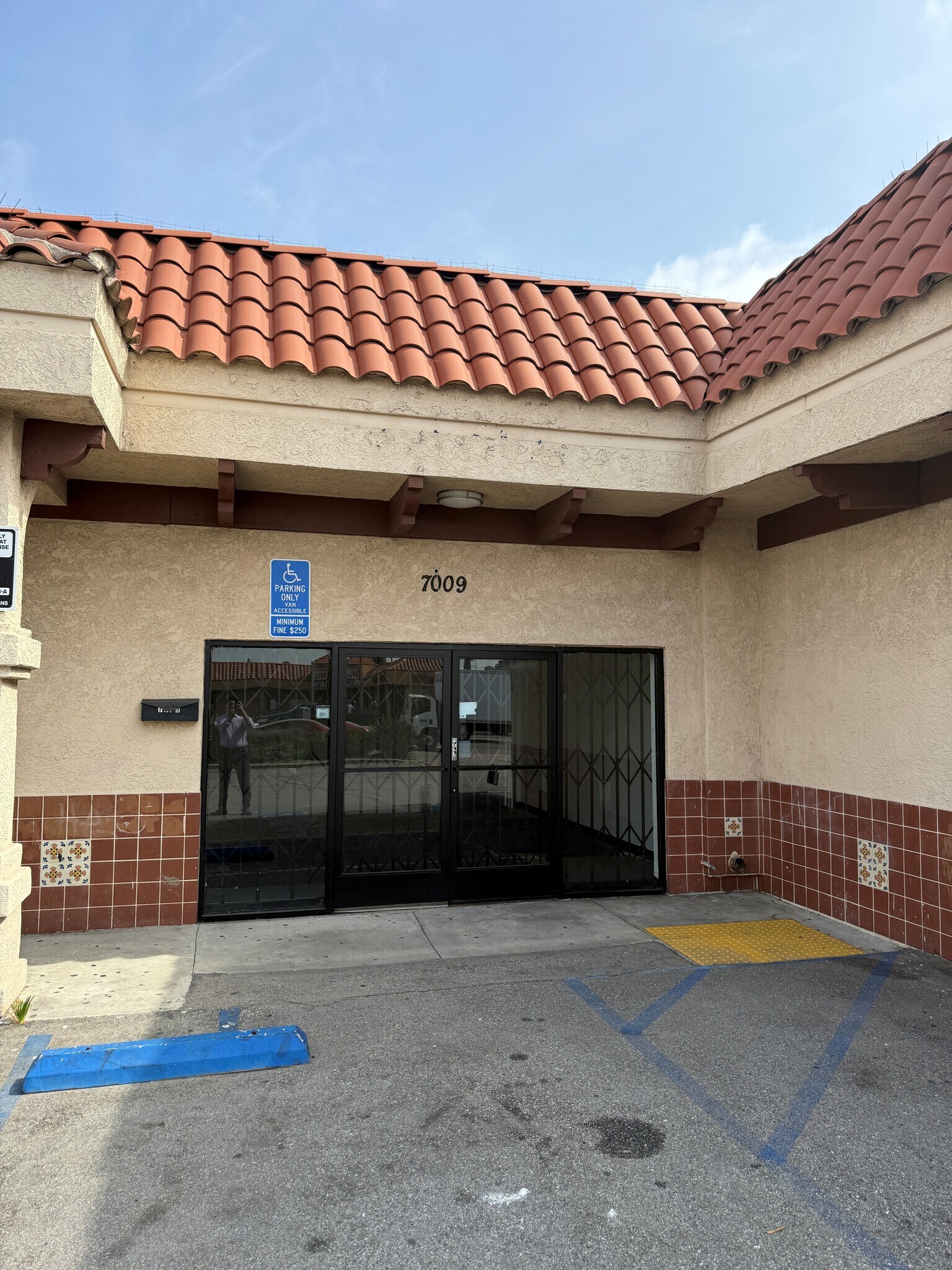 7005-7011 Somerset Blvd, Paramount, CA for lease Interior Photo- Image 1 of 6