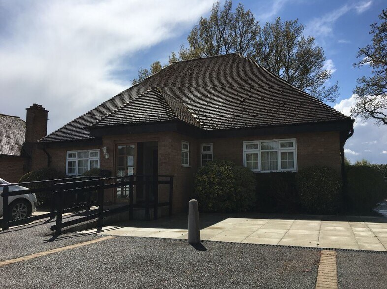 London Rd, Macclesfield, SK11 0LD