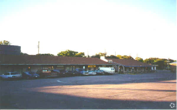 5312-5320 Manchaca Rd, Austin, TX for lease - Building Photo - Image 3 of 14