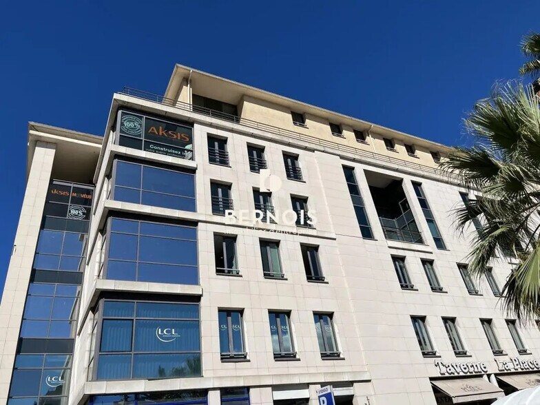 Office in Toulon for lease - Building Photo - Image 2 of 13
