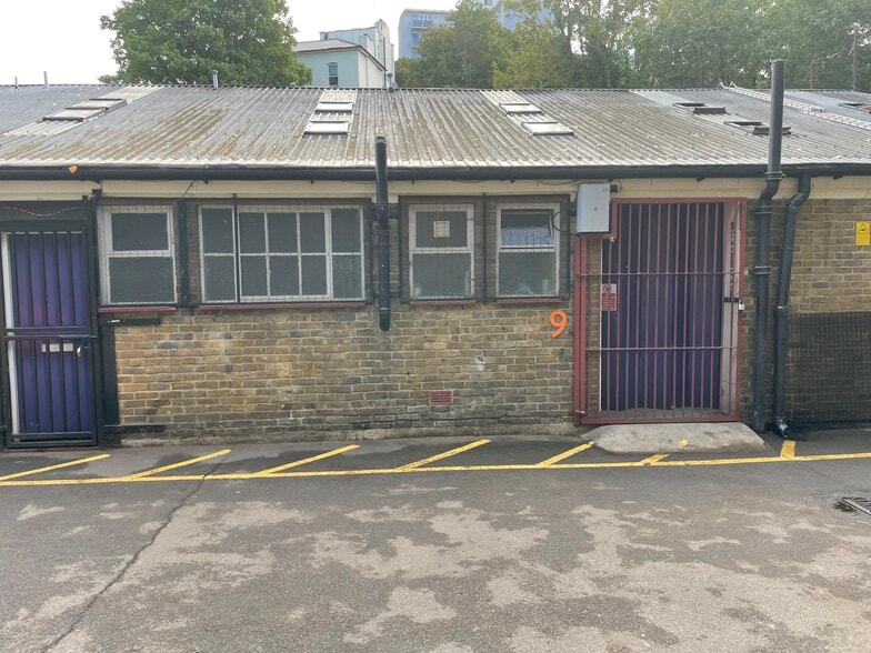 Lansdowne Mews, London for sale - Building Photo - Image 1 of 1