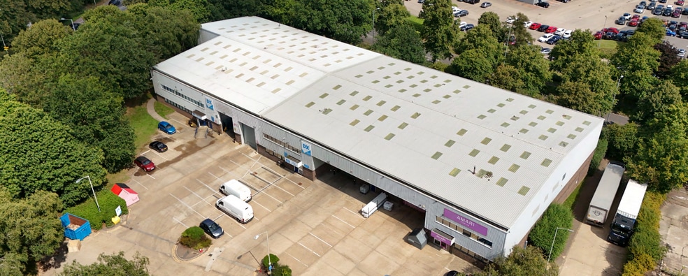 Units 3-6 Caley Close portfolio of 2 properties for sale on LoopNet.com - Building Photo - Image 3 of 3