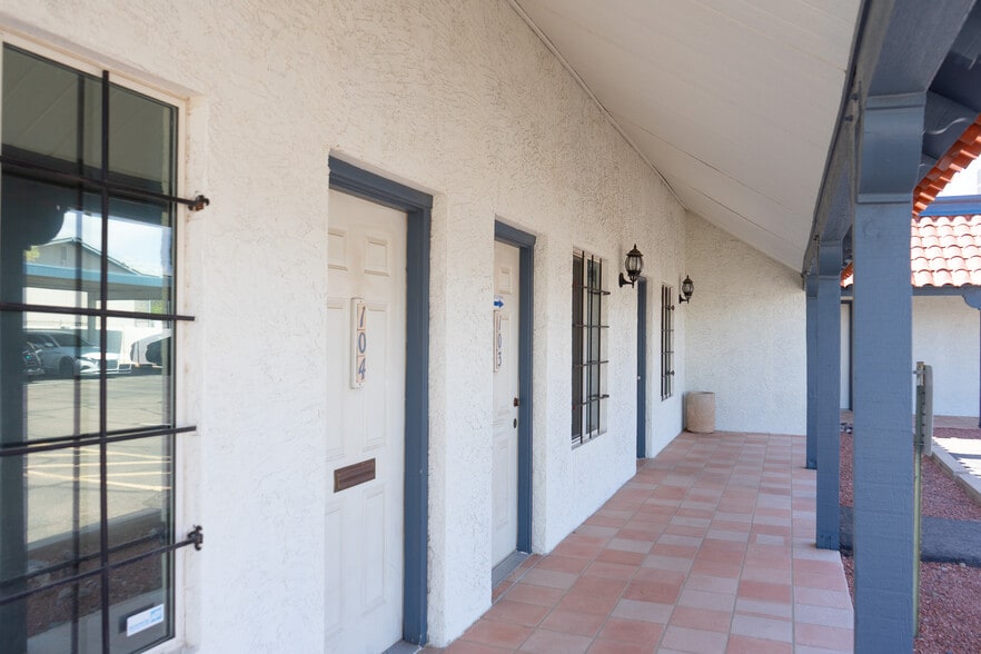 3030 E Cactus Rd, Phoenix, AZ for sale - Building Photo - Image 3 of 6