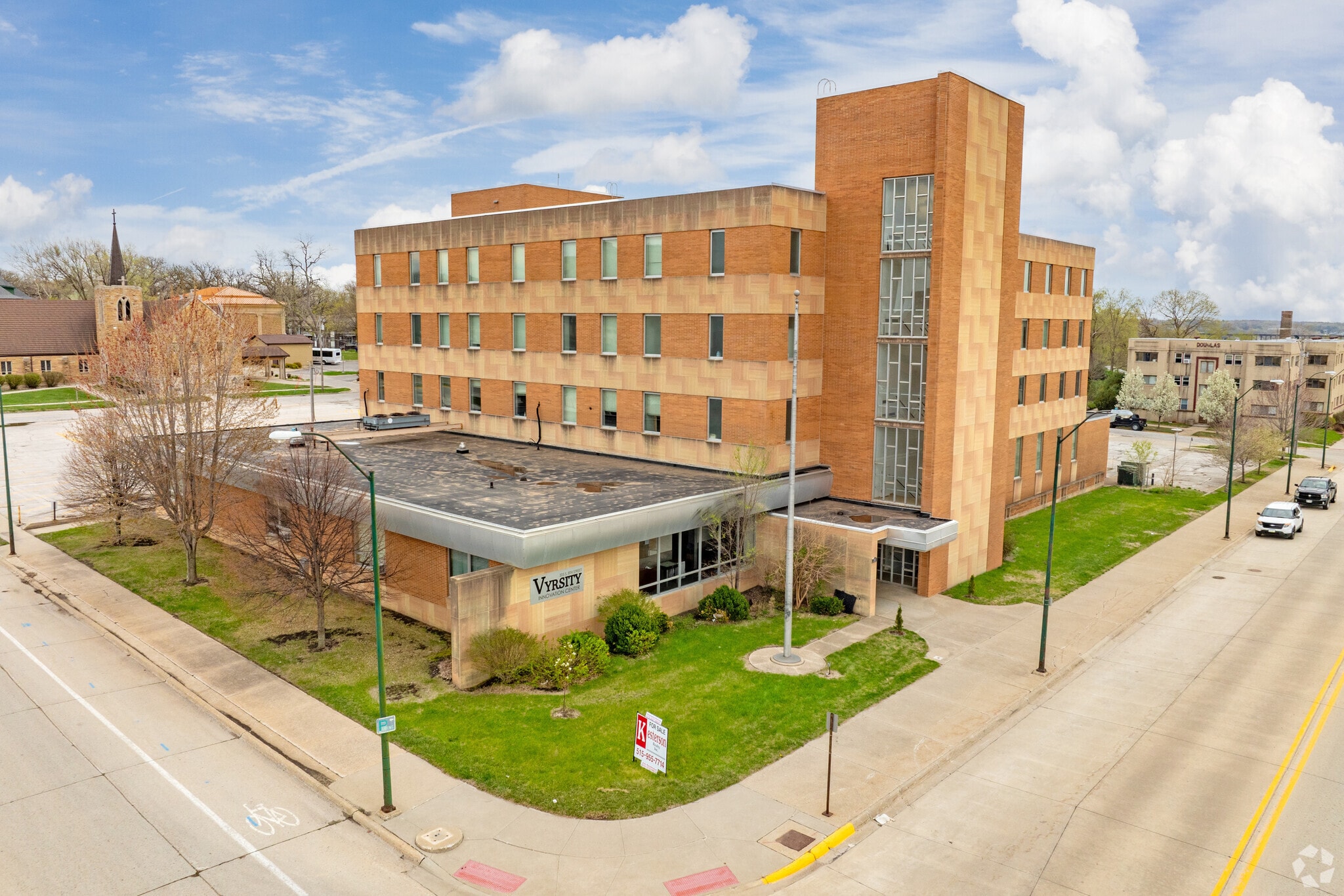 205 S 8th St, Fort Dodge, IA for sale Primary Photo- Image 1 of 5