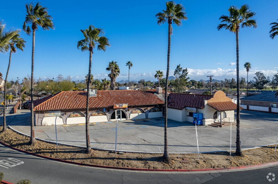 114 E 11th St, Perris, CA for lease - Primary Photo - Image 1 of 26