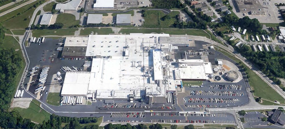 707 Pillsbury Ln, New Albany, IN for sale - Building Photo - Image 1 of 1