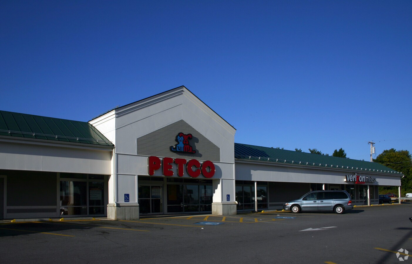 861 Williston Rd, South Burlington, VT 05403 Staples Plaza