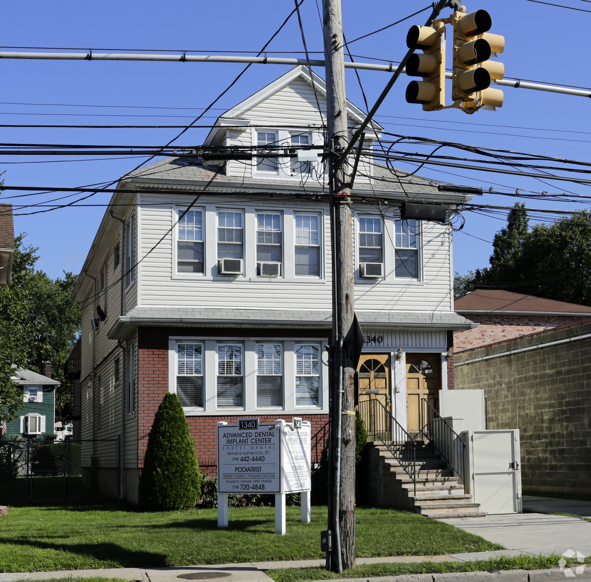 1340 Forest Ave, Staten Island, NY for lease Primary Photo- Image 1 of 5