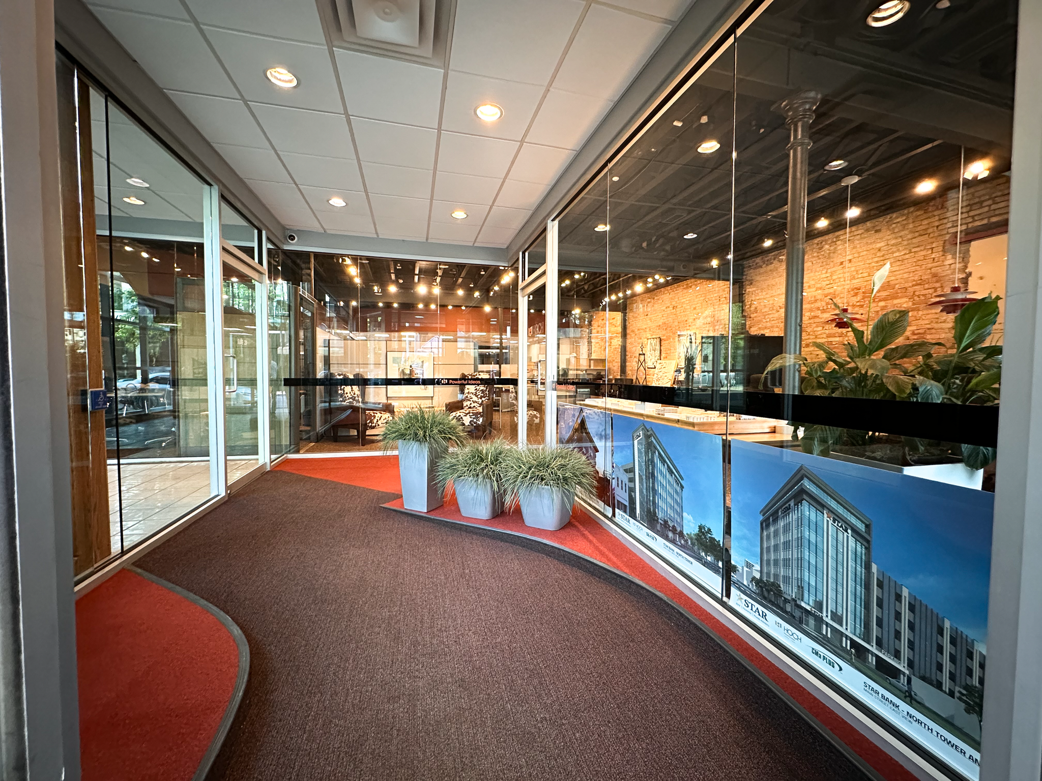 111 W Berry St, Fort Wayne, IN for lease Lobby- Image 1 of 6