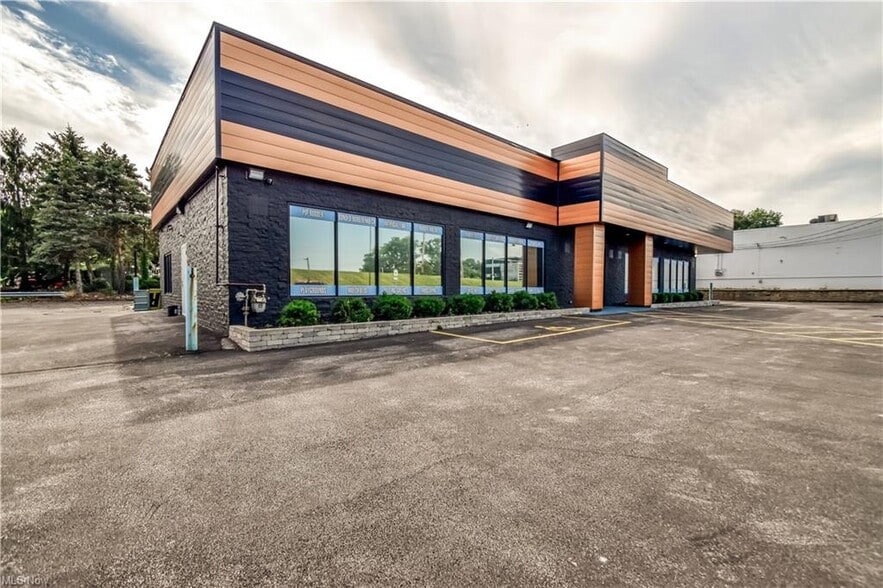 8425 Station St, Mentor, OH for sale - Building Photo - Image 2 of 42