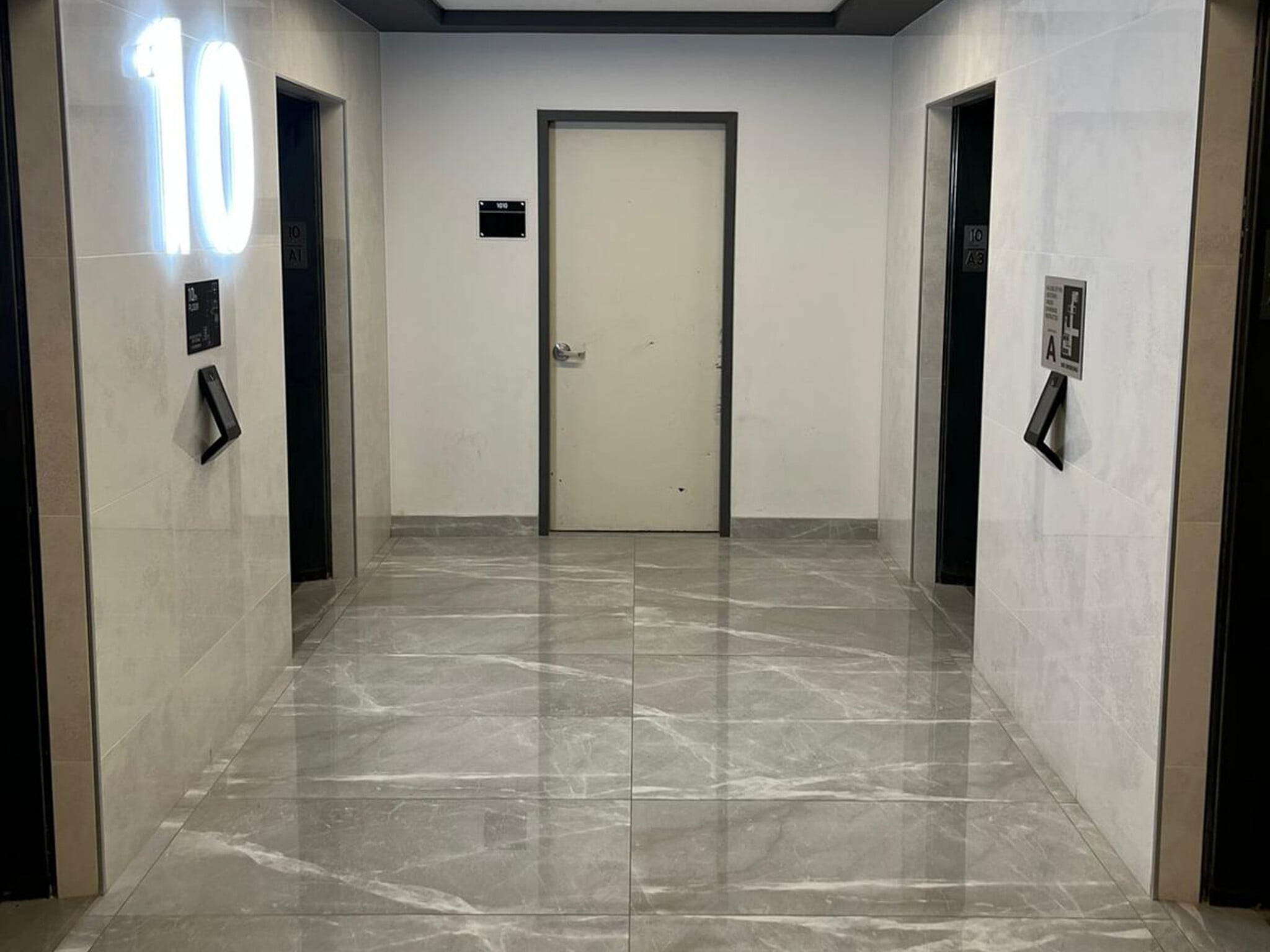 225 Broadway, New York, NY for lease Interior Photo- Image 1 of 3